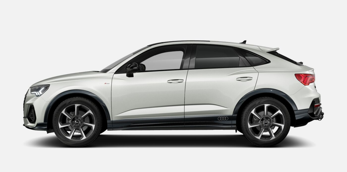 Seitenansicht: Silberner Audi Q3