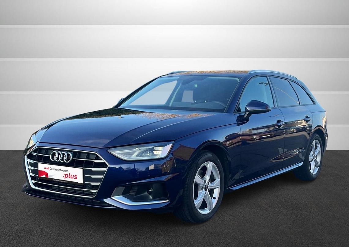 Front Links Ansicht Audi A4 Avant in blau