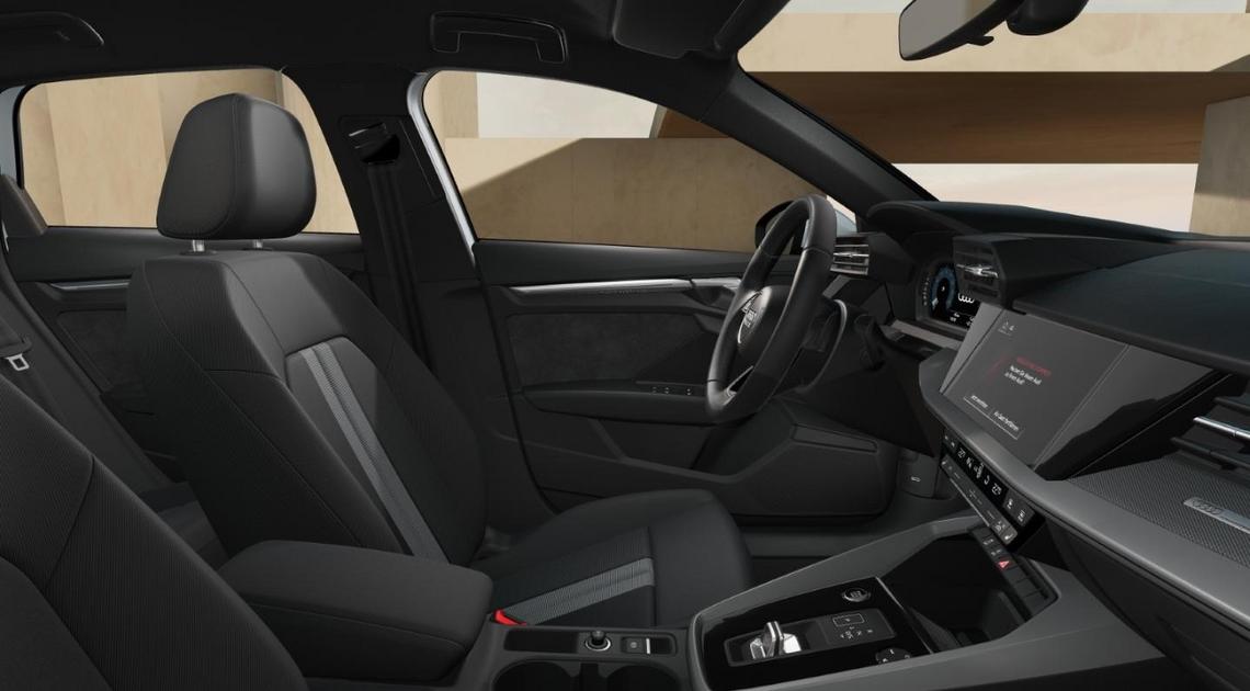 Dunkles Interior eines Audi A3 Sportback. Blick Beifahrerseite auf Fahrersitz. Technisch generiertes Bild.