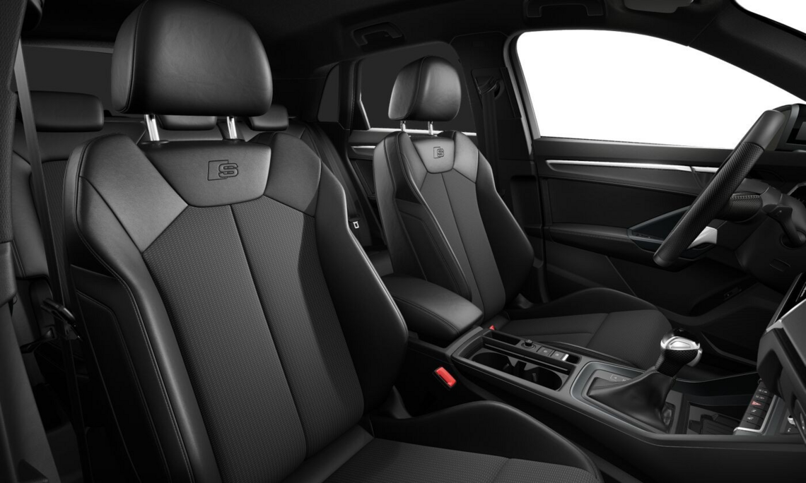 Schwarzes Interior und Polsterung eines Q3 mit S-line Prägung